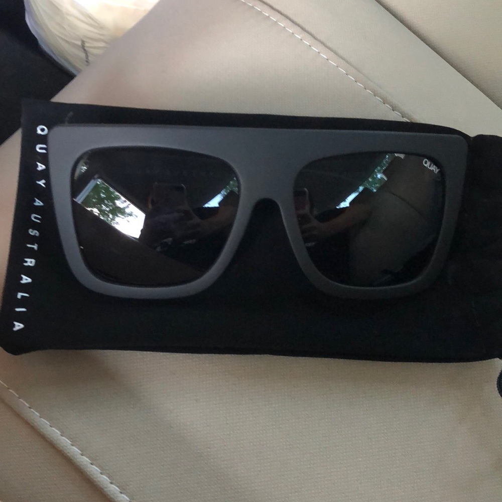 Quay sunglasses🕶